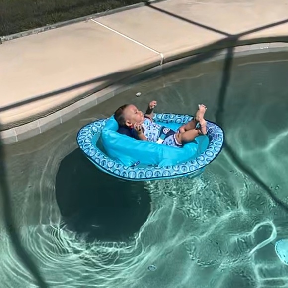 Meet your Posher, Zoraida - Picture 2 of 3